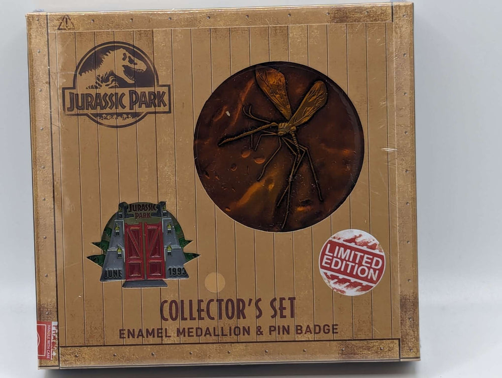 Jurassic Park | Mosquito in Amber Medallion and Pin Set | Limited Edition