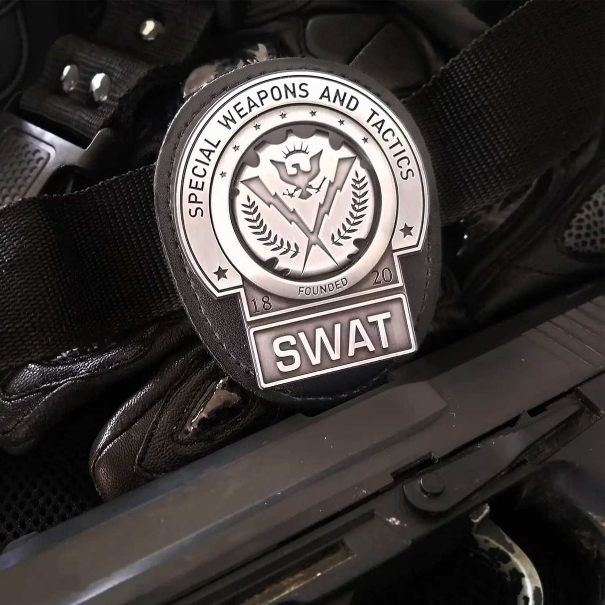 Batman The Dark Knight Trilogy GOTHAM CITY SWAT Replica Badge and Belt Clip