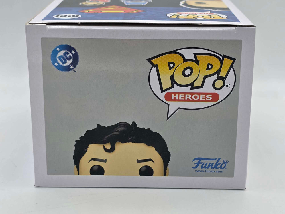 SUPERMAN (CLASSIC) | Funko Pop Heroes #599