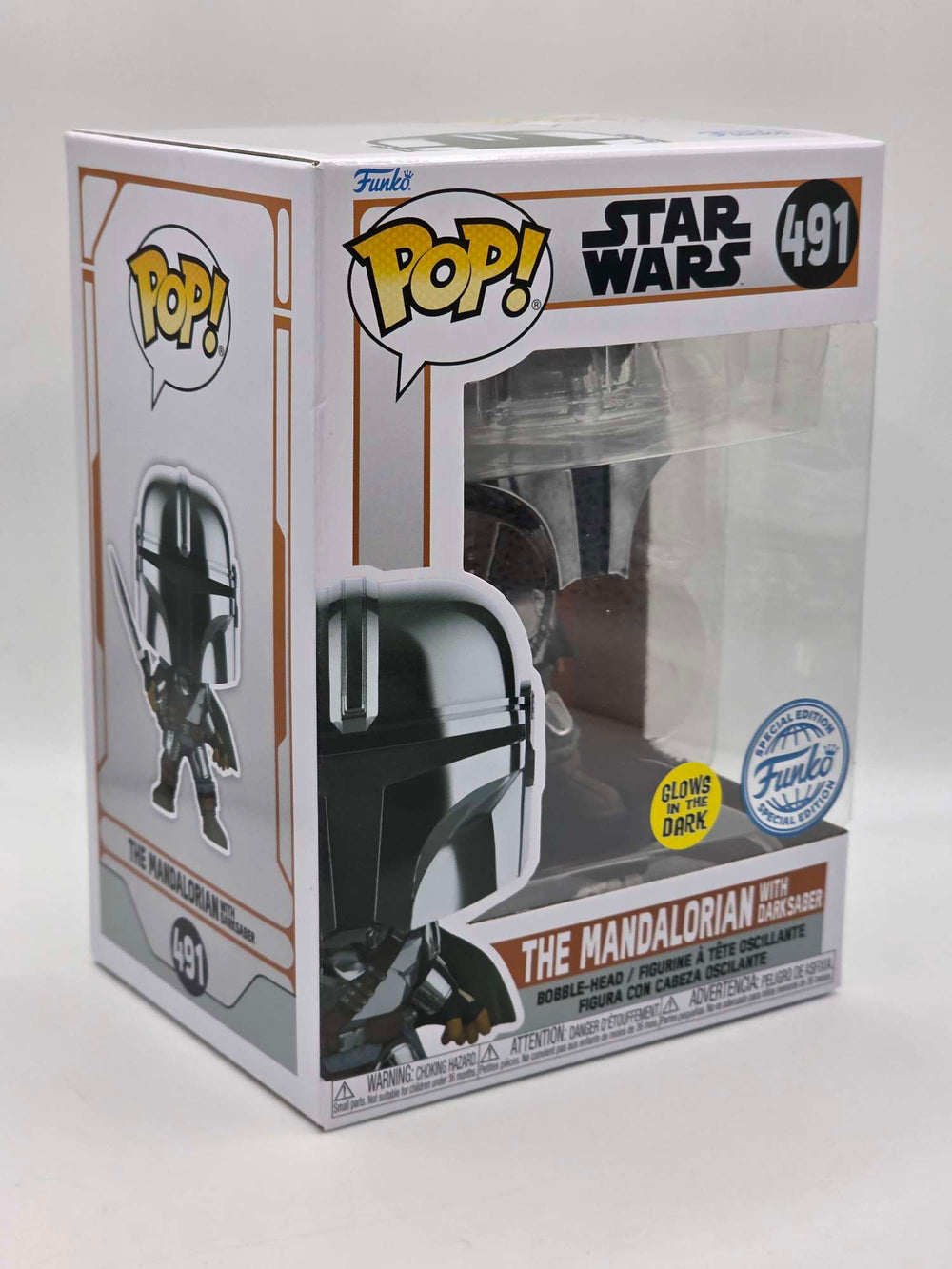 THE MANDALORIAN (WITH DARKSABER) | Funko Pop Star Wars | Glow Chrome #491