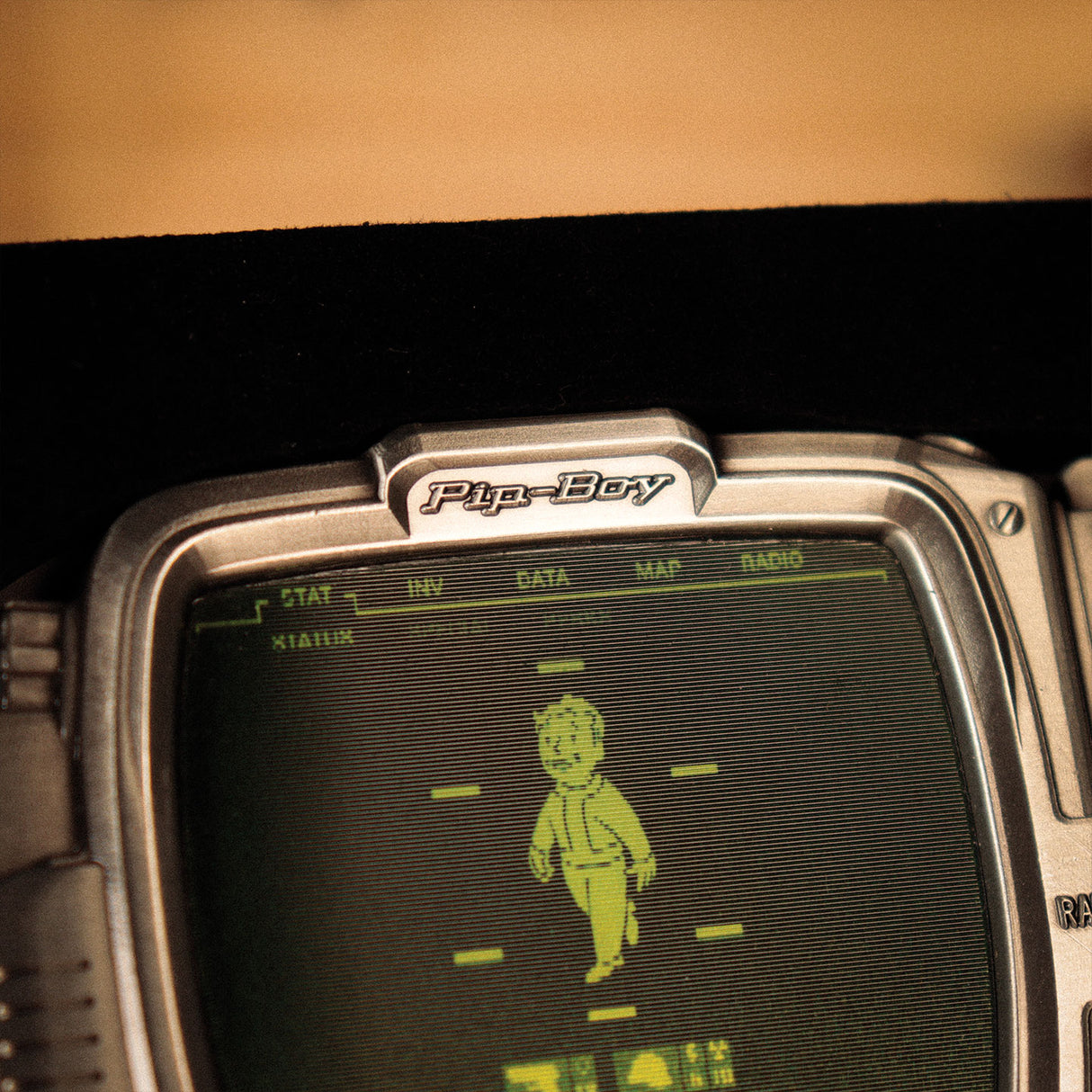 Fanattik Fallout Limited Edition PIP-BOY 3000 Mk IV Lenticular Metal Ingot