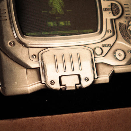 Fanattik Fallout Limited Edition PIP-BOY 3000 Mk IV Lenticular Metal Ingot
