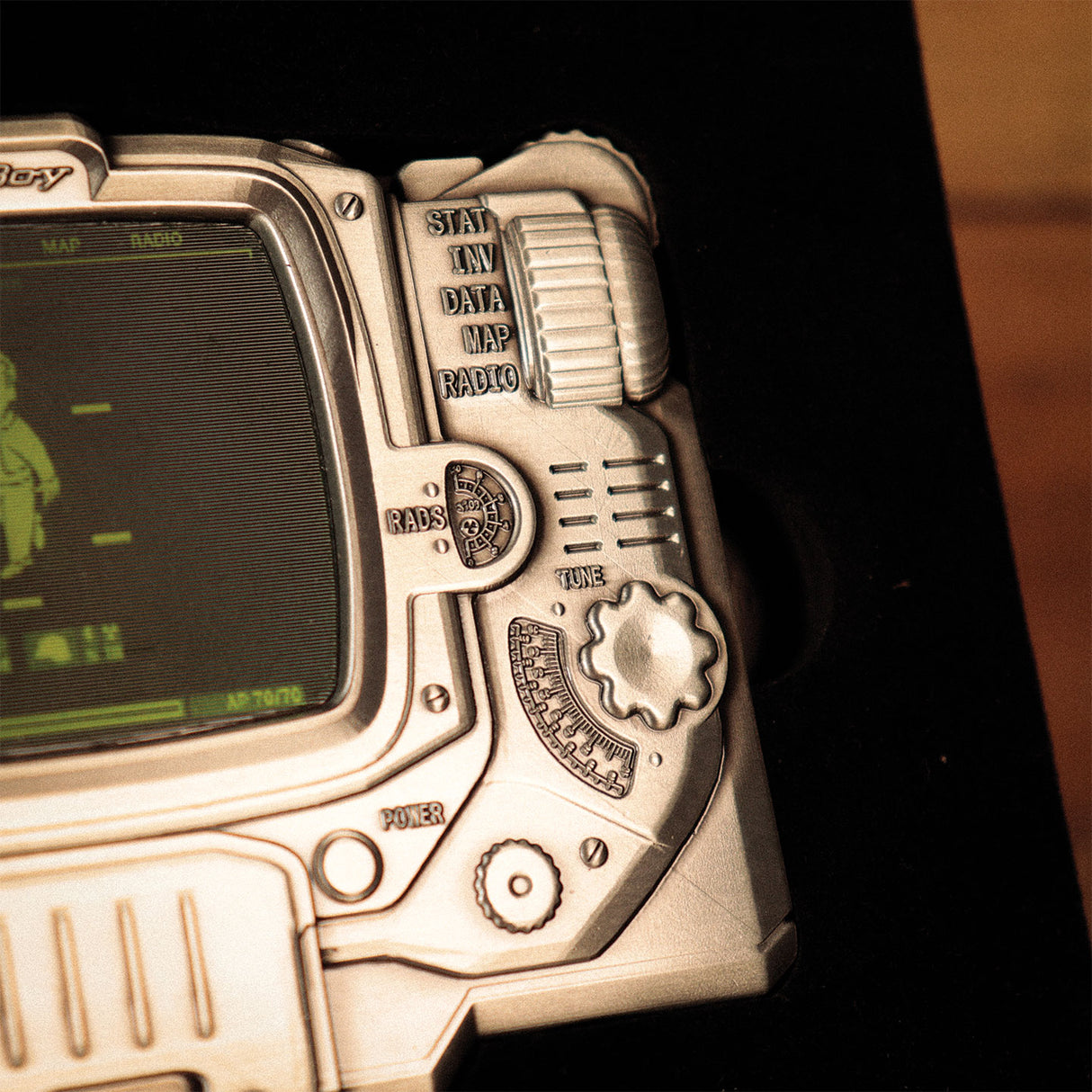 Fanattik Fallout Limited Edition PIP-BOY 3000 Mk IV Lenticular Metal Ingot