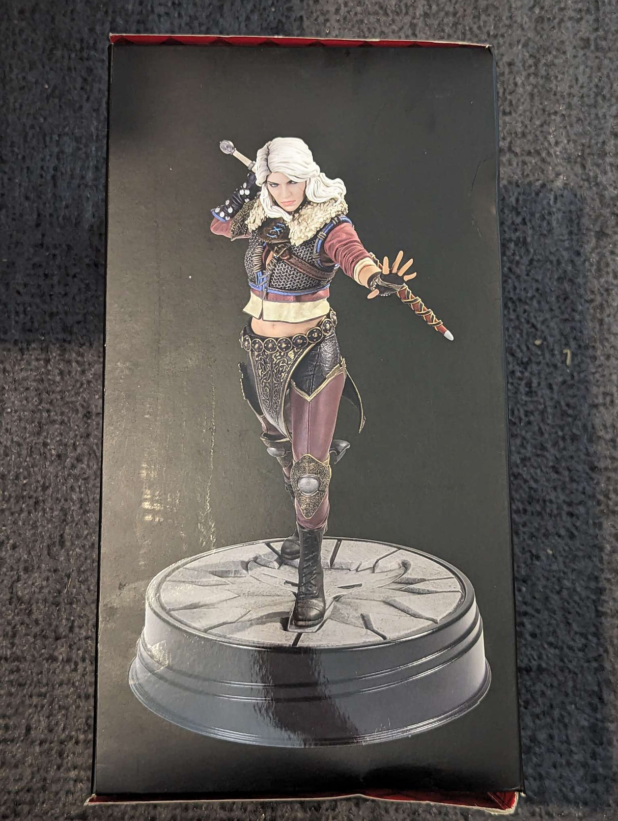 Damaged Box | Ciri Cirilla Fiona Elen Riannon | Series  2 | The Witcher 3 | Dark Horse Comics Figurine 23cm