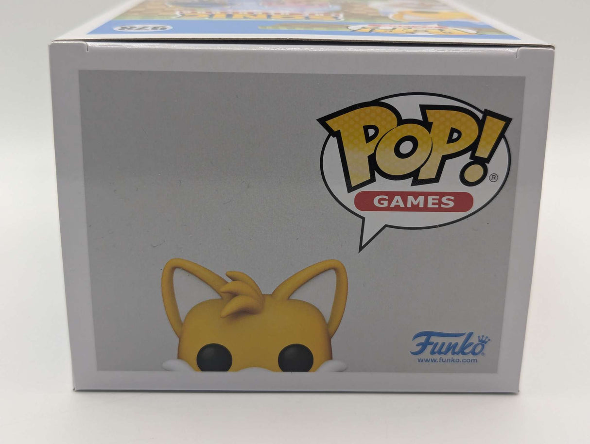 Damaged Box | Tails (Flying) | Sonic The Hedgehog | Funko Pop Games #978 | Chase Flocked