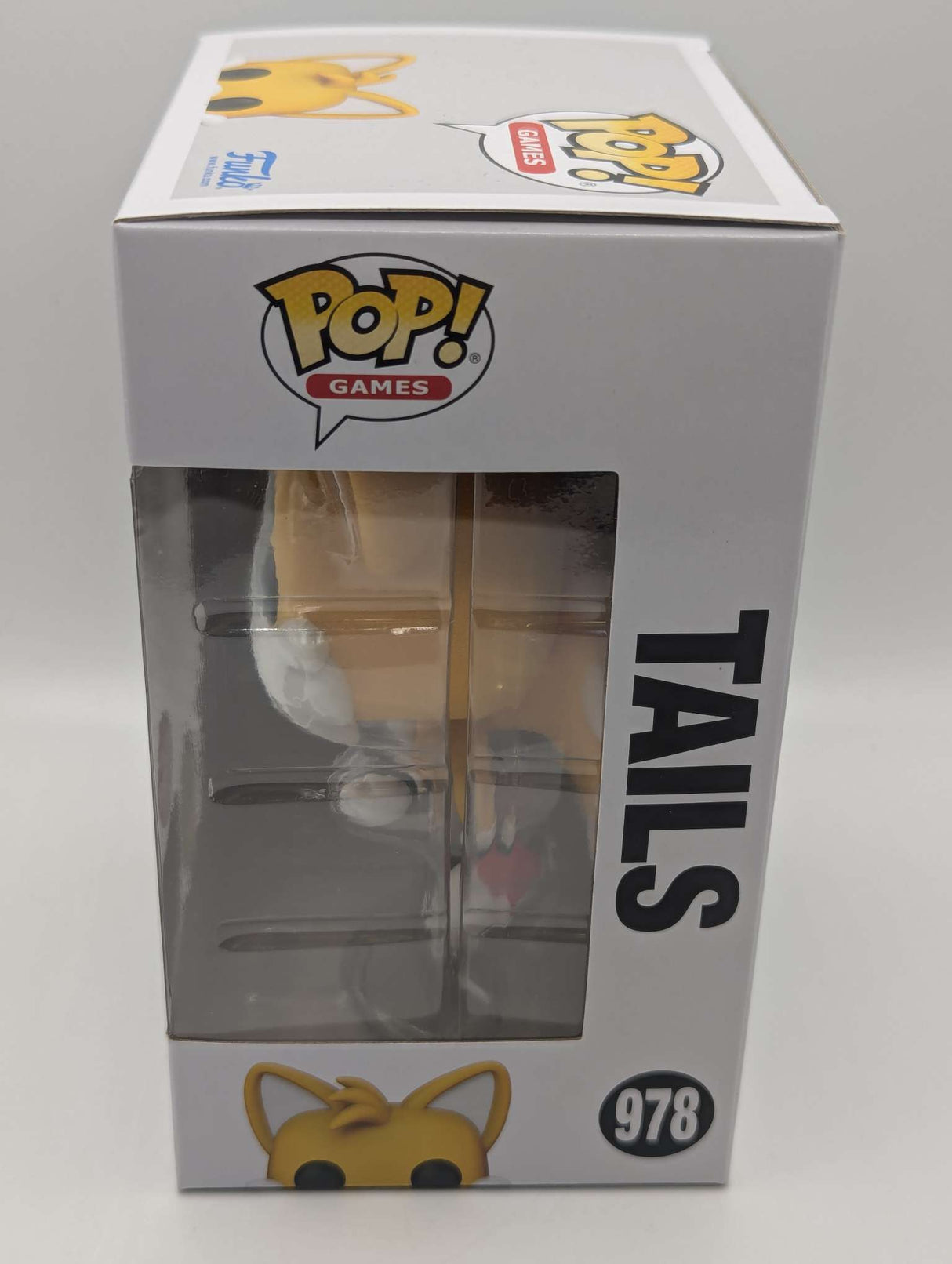 Damaged Box | Tails (Flying) | Sonic The Hedgehog | Funko Pop Games #978 | Chase Flocked