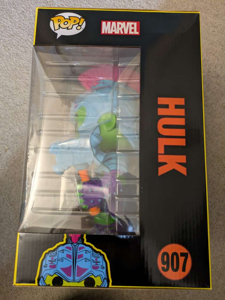 Damaged Box | Funko Pop Marvel | Thor Ragnarok | Hulk Gladiator (Black Light) #907 10 inch