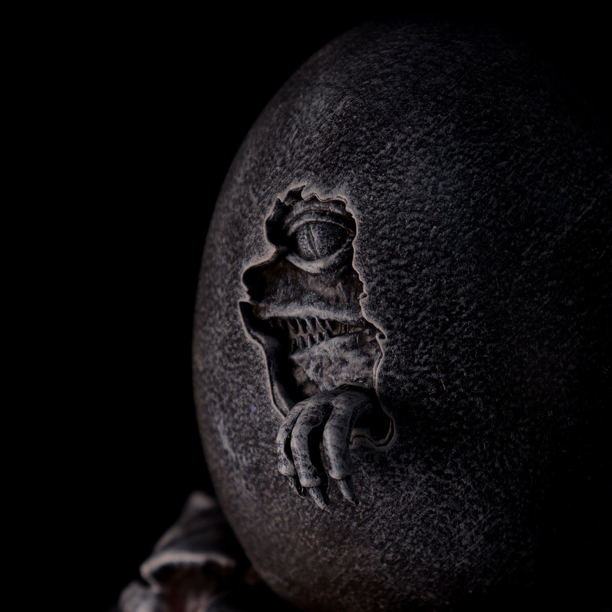 VELOCIRAPTOR EGG STATUE & REPLICA JOHN HAMMOND CANE | Jurassic Park