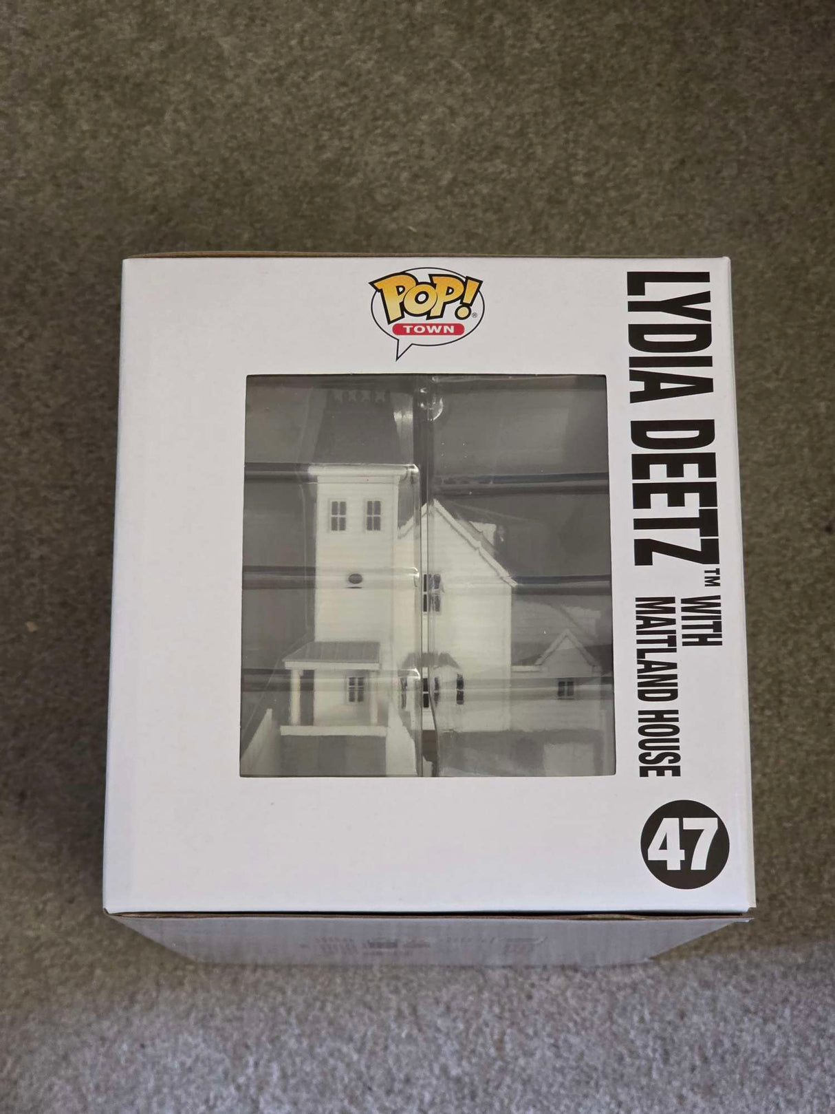 Slight Damaged Box | LYDIA DEETZ WITH MAITLAND HOUSE | Beetlejuice | Funko Pop Town #47