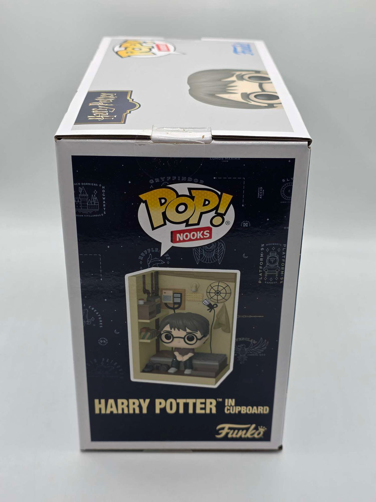 HARRY POTTER IN CUPBOARD | Funko Pop Nooks