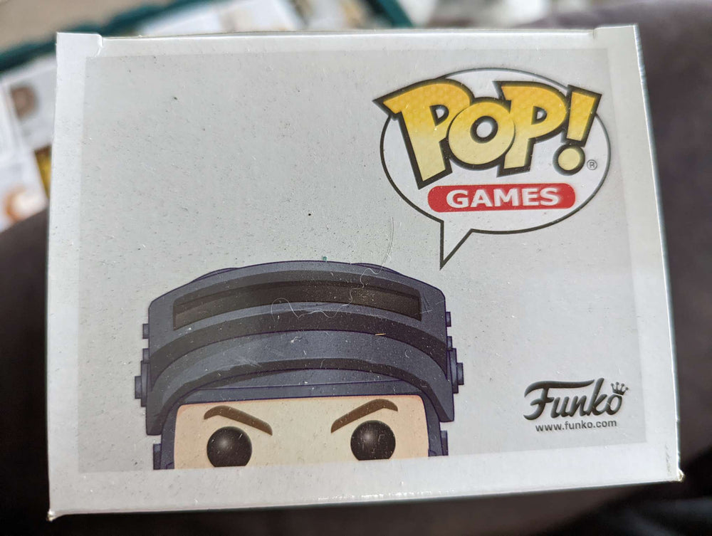 Damaged Box Funko Pop Games - PUBG - Sanhok Survivor - Hawaiian Shirt Guy #557 (6929944674404)
