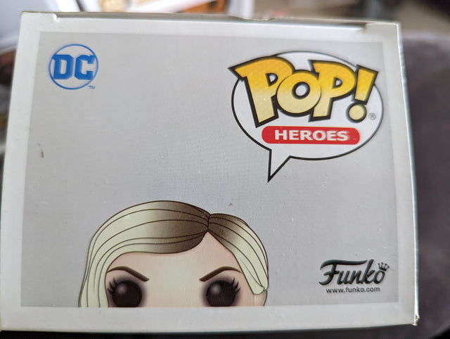 Damaged Box - Funko Pop Heroes - WW84 Wonder Woman - Barbara Minerva #327 (7000125603940)