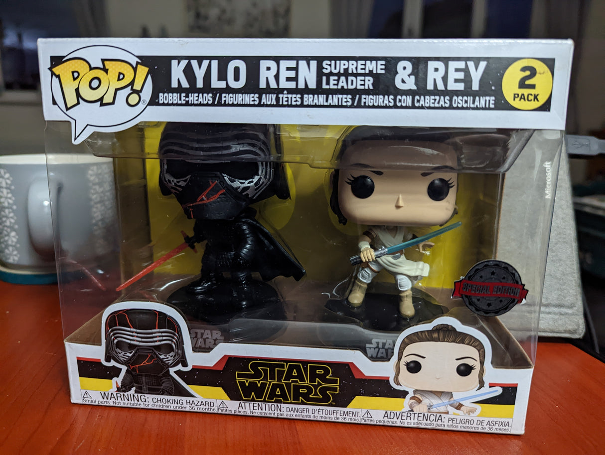 Damaged Box - Funko Pop Star Wars - Kylo Ren (Supreme Leader) and Rey - 2 Pack - Special Edition (7026299994212)